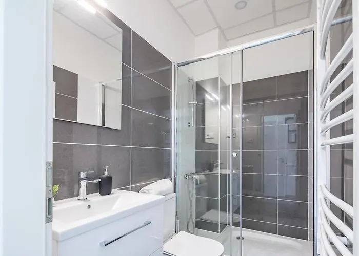 Newly Designed Budapesta